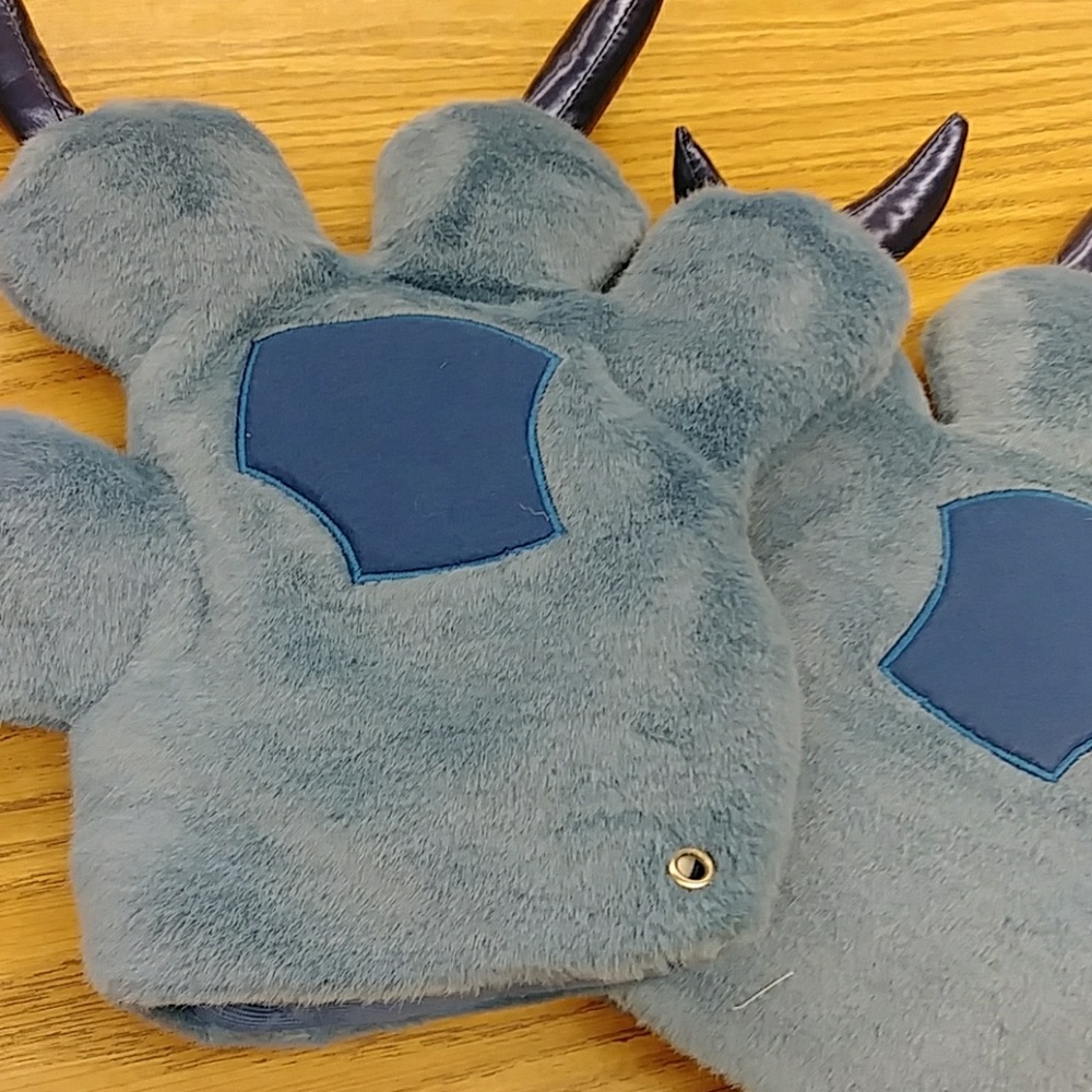 Disneyland Stitch Paw's